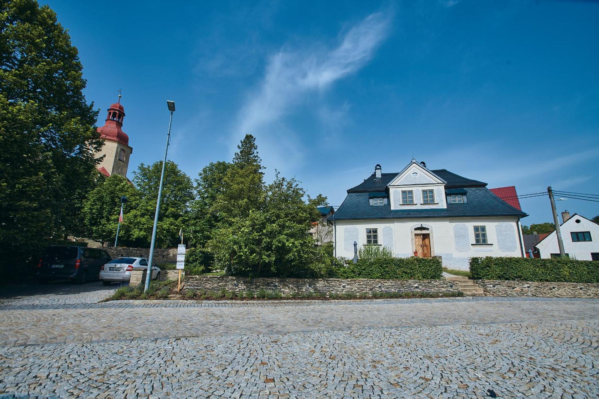 Barokni Kaplanka 1796 A. D. - Luxusni Apartmany V Ceskem Raji Zelezny Brod Bagian luar foto